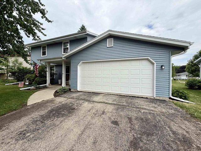 1115 Hiawatha Drive, Beaver Dam, WI 53916
