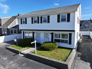 8 Nashua St # And # B, Seabrook, NH 03874