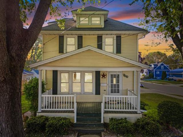 700 S Center Street, Beaver Dam, WI 53916