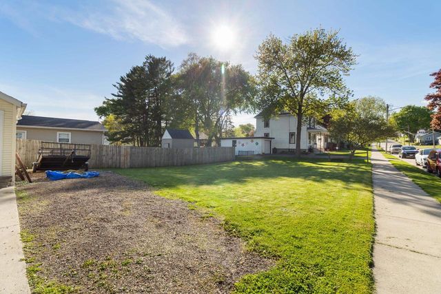 700 S Center Street, Beaver Dam, WI 53916
