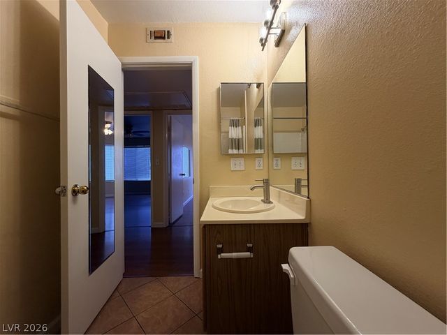 4955 Lindell Road 203, Las Vegas, NV 89118