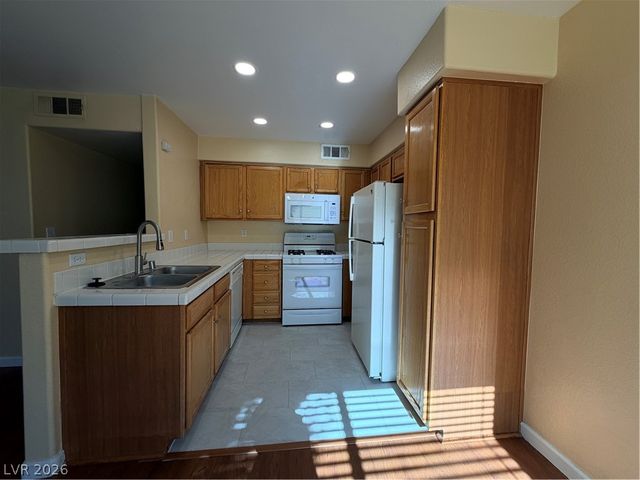 4955 Lindell Road 203, Las Vegas, NV 89118