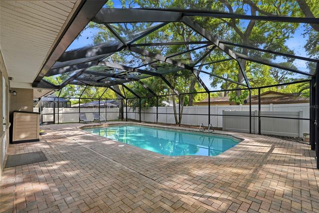 2207 WILLOWBROOK DR, Clearwater, FL 33764