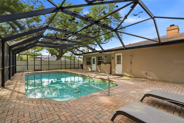 2207 WILLOWBROOK DR, Clearwater, FL 33764