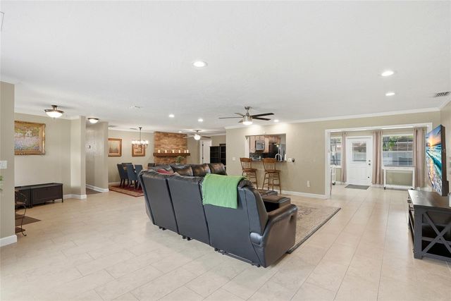 2207 WILLOWBROOK DR, Clearwater, FL 33764