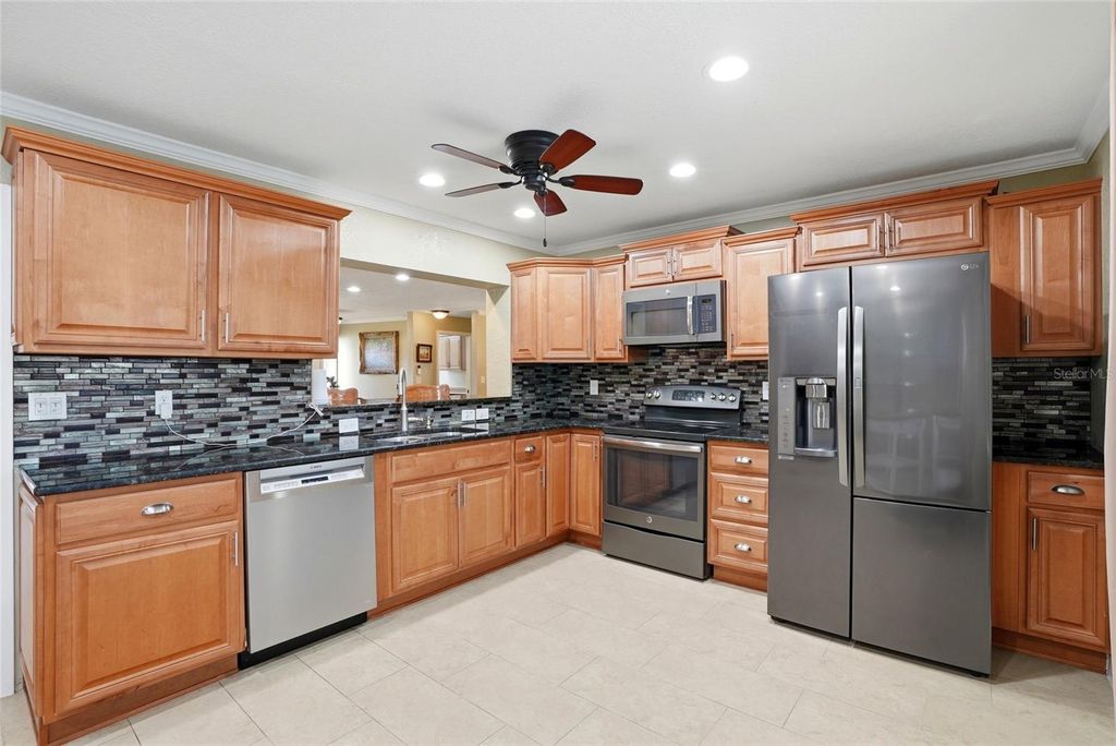 Image 14 of property listing at 2207 WILLOWBROOK DR, Clearwater, FL 33764