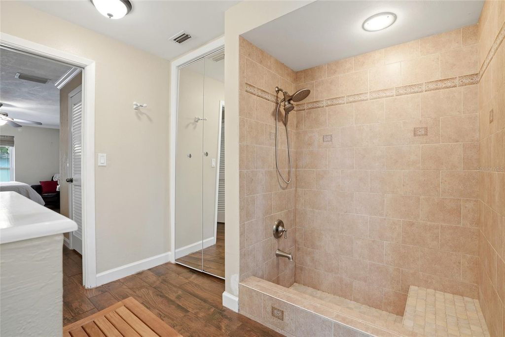 Image 19 of property listing at 2207 WILLOWBROOK DR, Clearwater, FL 33764