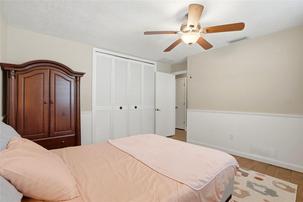 Image 28 of property listing at 2207 WILLOWBROOK DR, Clearwater, FL 33764