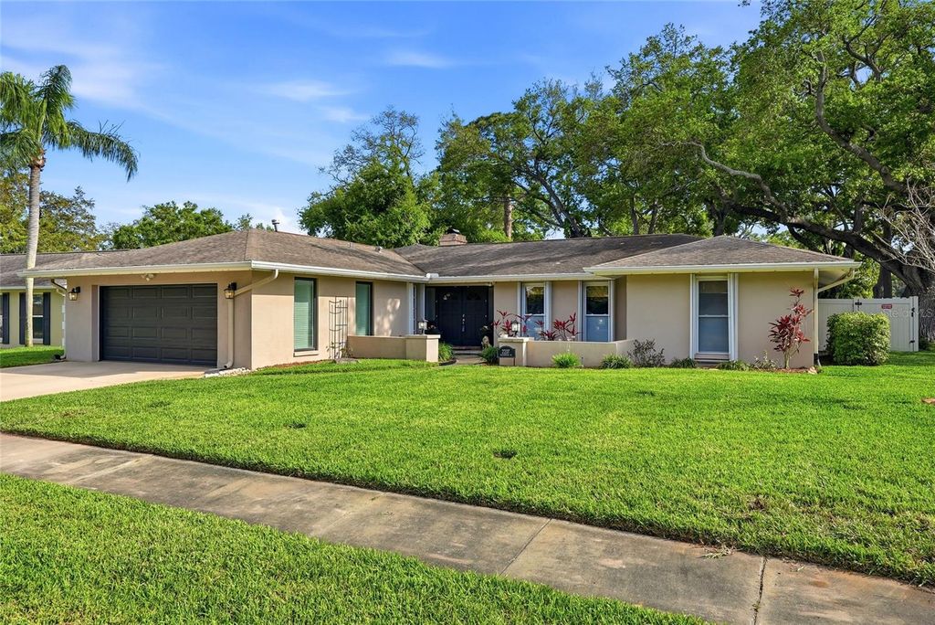 Image 38 of property listing at 2207 WILLOWBROOK DR, Clearwater, FL 33764