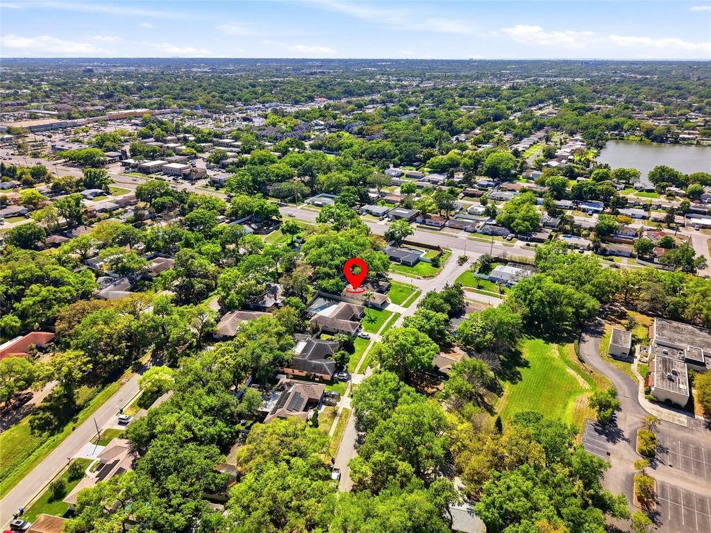 Image 43 of property listing at 2207 WILLOWBROOK DR, Clearwater, FL 33764