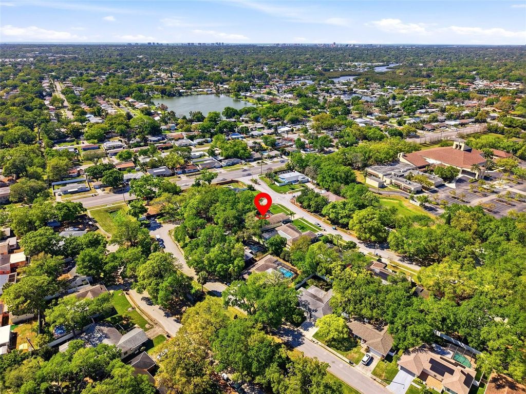 Image 45 of property listing at 2207 WILLOWBROOK DR, Clearwater, FL 33764