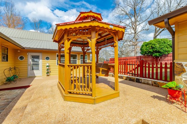 9973 Miller Road, Soddy Daisy, TN 37379