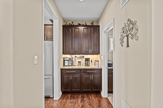 294 Brunswick Circle, Versailles, KY 40383