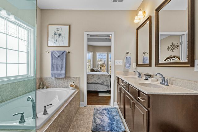 294 Brunswick Circle, Versailles, KY 40383