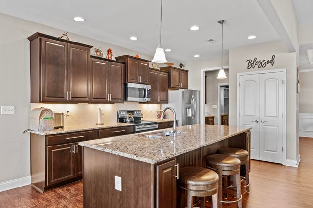 294 Brunswick Circle, Versailles, KY 40383