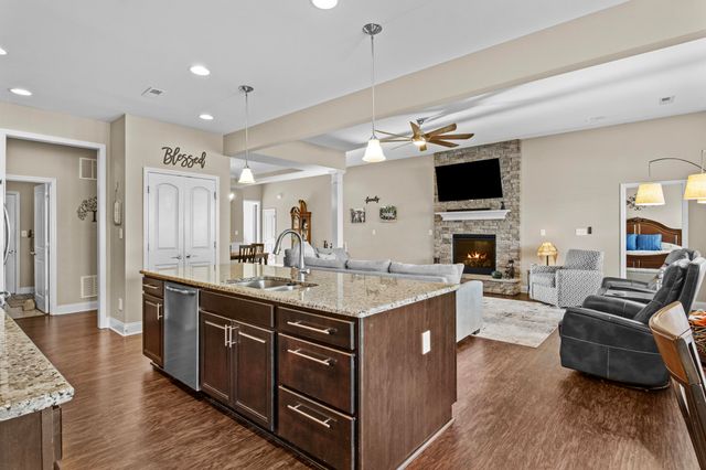 294 Brunswick Circle, Versailles, KY 40383