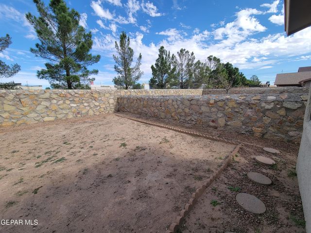 5777 RICK HUSBAND Drive, El Paso, TX 79934