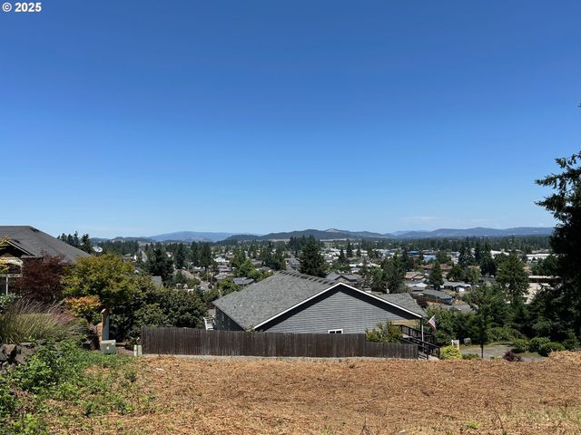 Holbrook Ln, Creswell, OR 97426