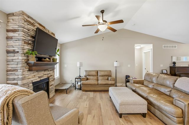 617 Mallard Pointe Drive NW, Bondurant, IA 50035