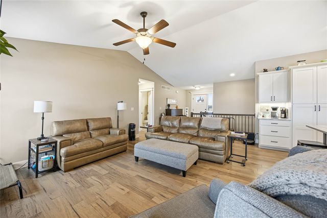 617 Mallard Pointe Drive NW, Bondurant, IA 50035