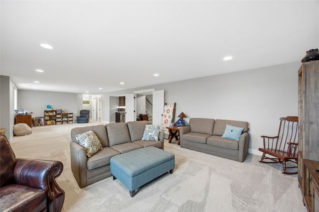 617 Mallard Pointe Drive NW, Bondurant, IA 50035