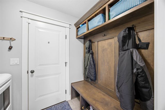 617 Mallard Pointe Drive NW, Bondurant, IA 50035