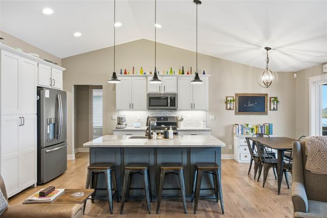 617 Mallard Pointe Drive NW, Bondurant, IA 50035