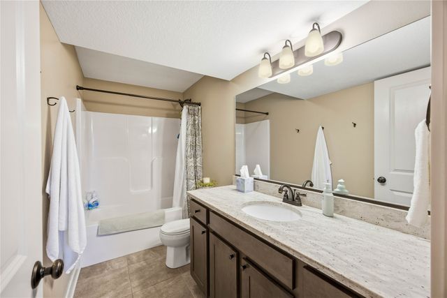 617 Mallard Pointe Drive NW, Bondurant, IA 50035