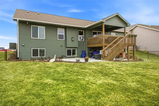 617 Mallard Pointe Drive NW, Bondurant, IA 50035