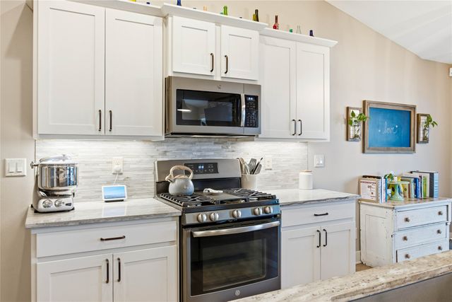 617 Mallard Pointe Drive NW, Bondurant, IA 50035