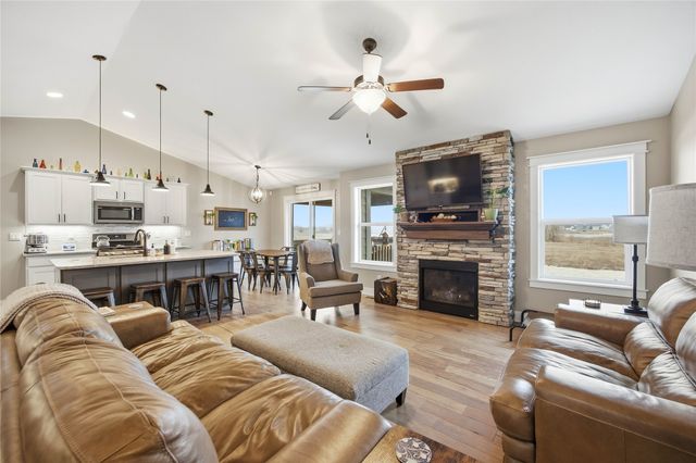 617 Mallard Pointe Drive NW, Bondurant, IA 50035