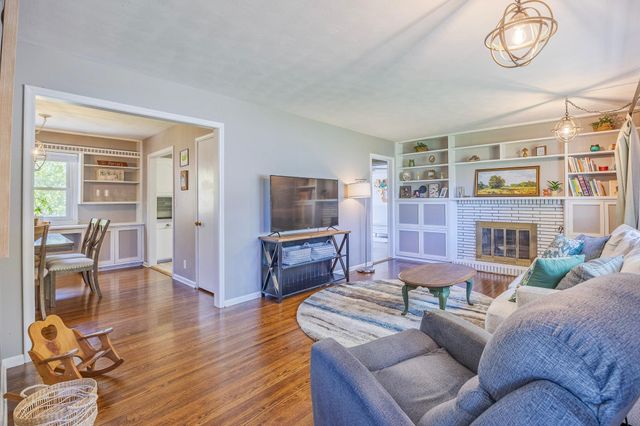 1782 Onacrest Curve, Maplewood, MN 55117