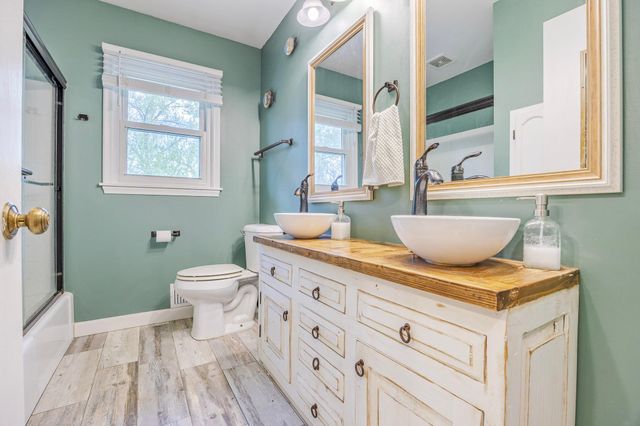 1782 Onacrest Curve, Maplewood, MN 55117