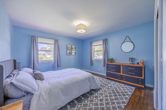 1782 Onacrest Curve, Maplewood, MN 55117