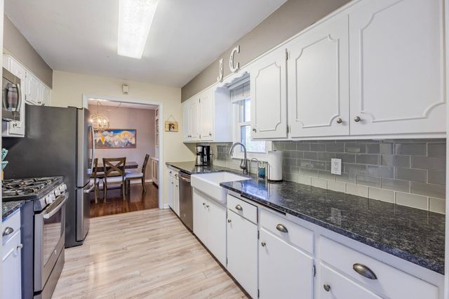 1782 Onacrest Curve, Maplewood, MN 55117
