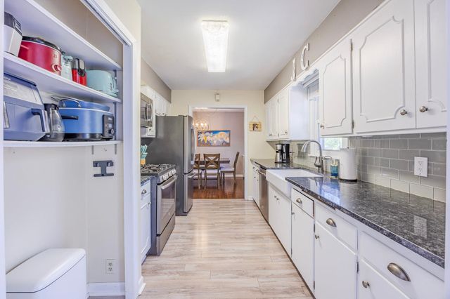 1782 Onacrest Curve, Maplewood, MN 55117