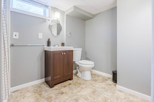 1782 Onacrest Curve, Maplewood, MN 55117