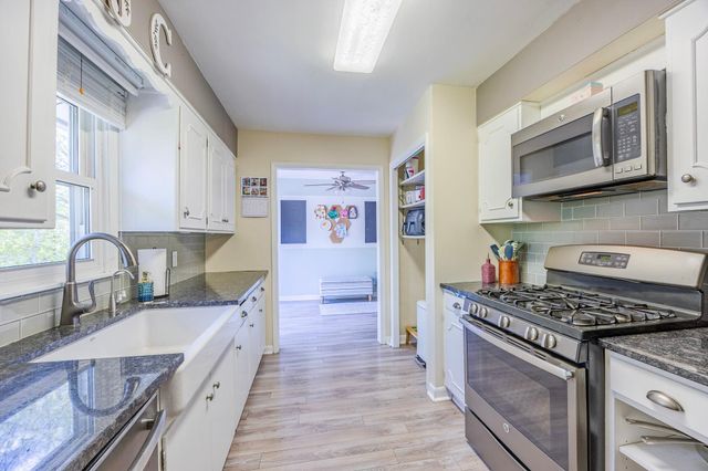 1782 Onacrest Curve, Maplewood, MN 55117