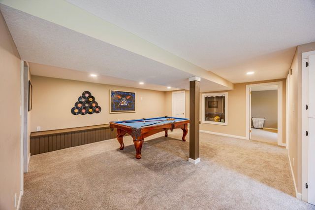 1782 Onacrest Curve, Maplewood, MN 55117