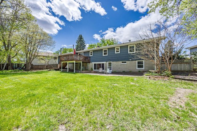 1782 Onacrest Curve, Maplewood, MN 55117