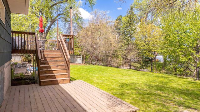 1782 Onacrest Curve, Maplewood, MN 55117