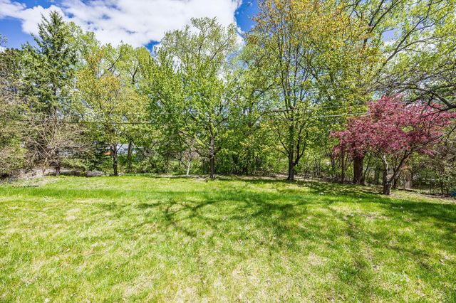 1782 Onacrest Curve, Maplewood, MN 55117