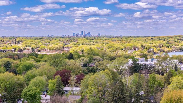 1782 Onacrest Curve, Maplewood, MN 55117