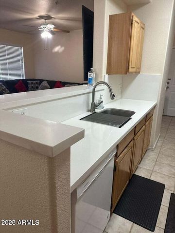 2929 W YORKSHIRE Drive 1025, Phoenix, AZ 85027