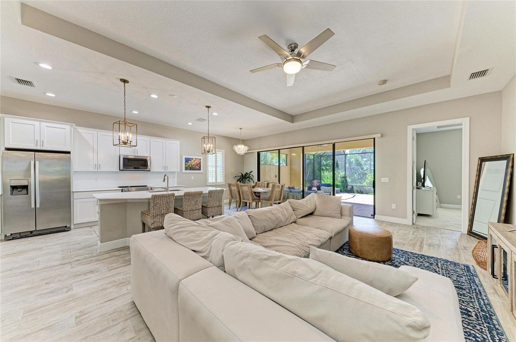 Image 12 of property listing at 10363 MEDJOOL DRIVE, Venice, FL 34293