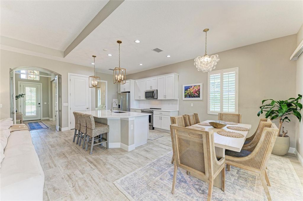 Image 16 of property listing at 10363 MEDJOOL DRIVE, Venice, FL 34293