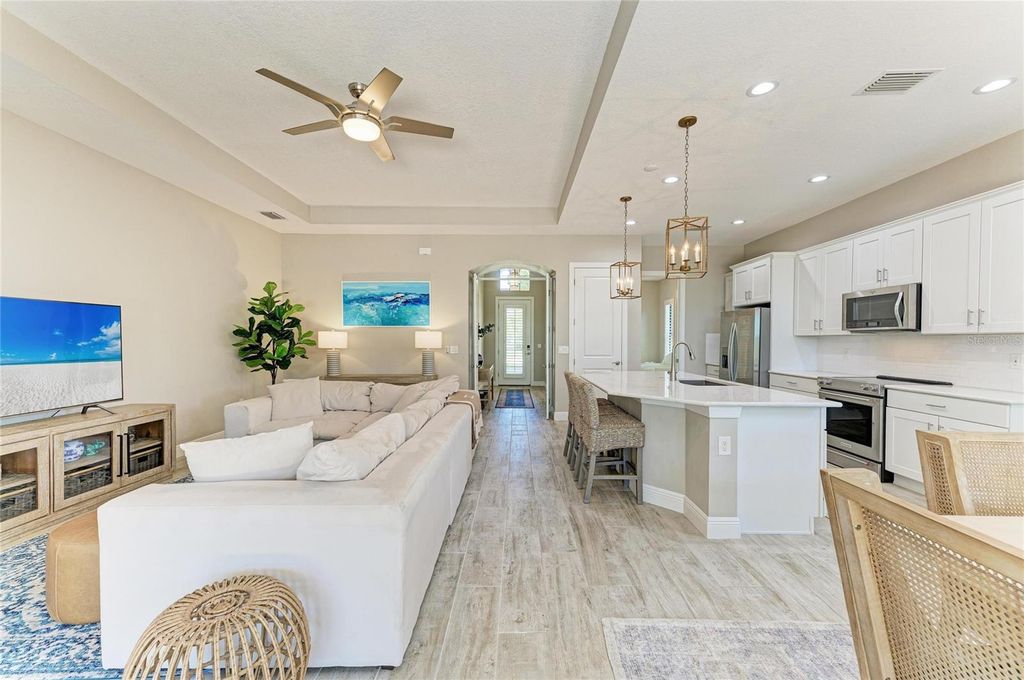 Image 17 of property listing at 10363 MEDJOOL DRIVE, Venice, FL 34293