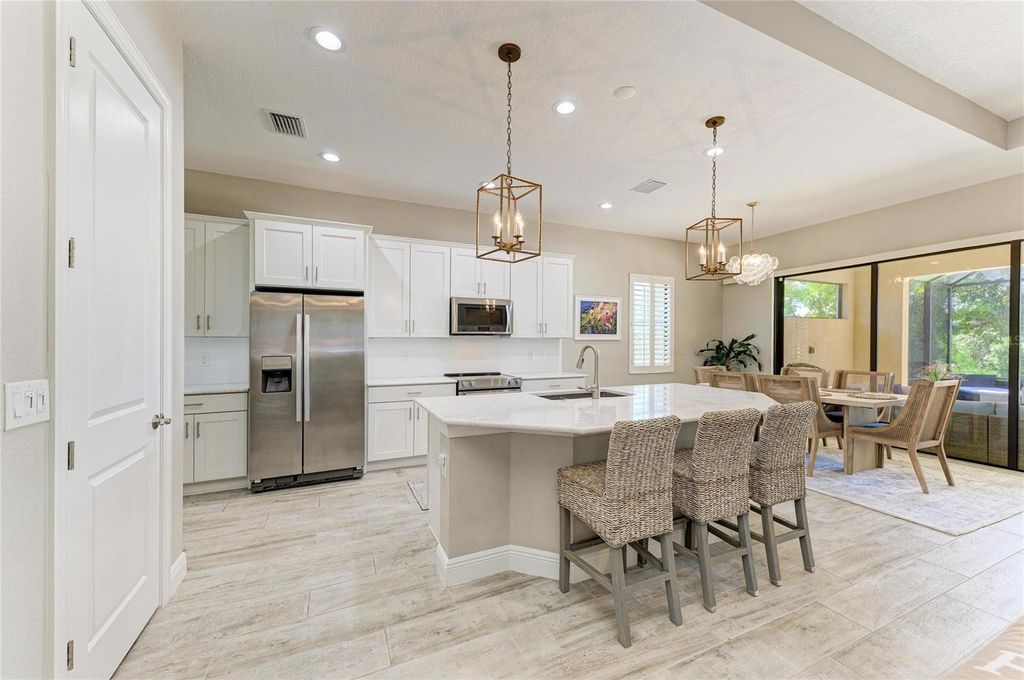 Image 25 of property listing at 10363 MEDJOOL DRIVE, Venice, FL 34293