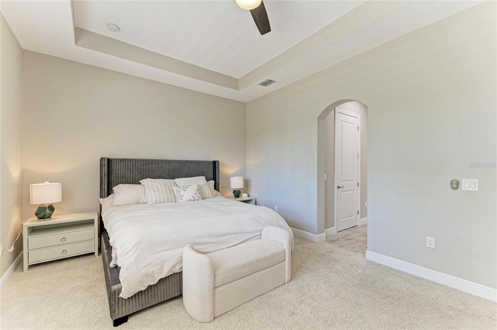 Image 32 of property listing at 10363 MEDJOOL DRIVE, Venice, FL 34293