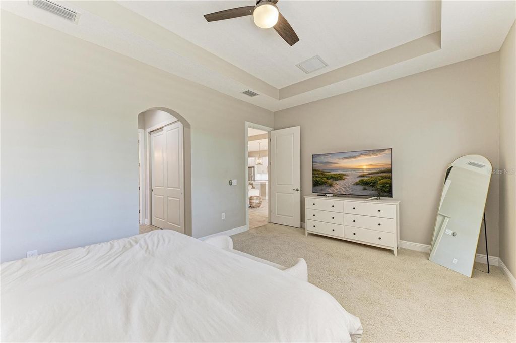 Image 33 of property listing at 10363 MEDJOOL DRIVE, Venice, FL 34293